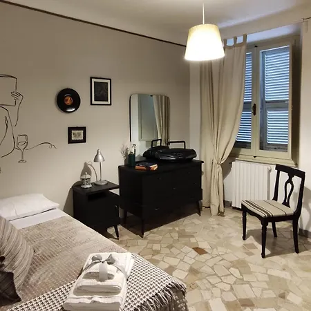 Holiday home Nel Centro Storico Di Happy Song